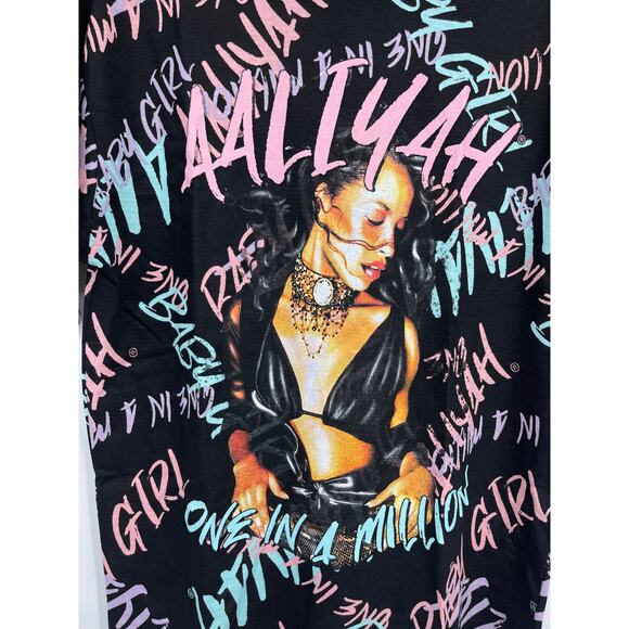 Aaliyah One In A Million Black Graphic TShirt Short Sleeve Large NEW Unisex - Picture 2 of 10